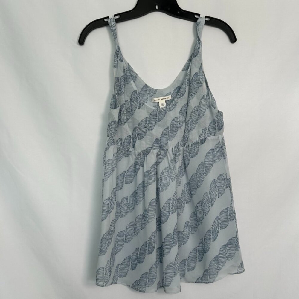 Banana‎ Republic XS Silk Blend Printed Sleeveless Top - Blue Feather Pattern